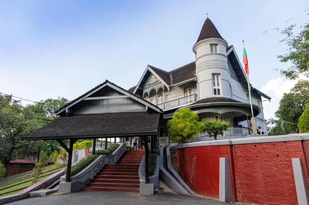 Golden Butterfly Hotel Yangon Eksteriør bilde